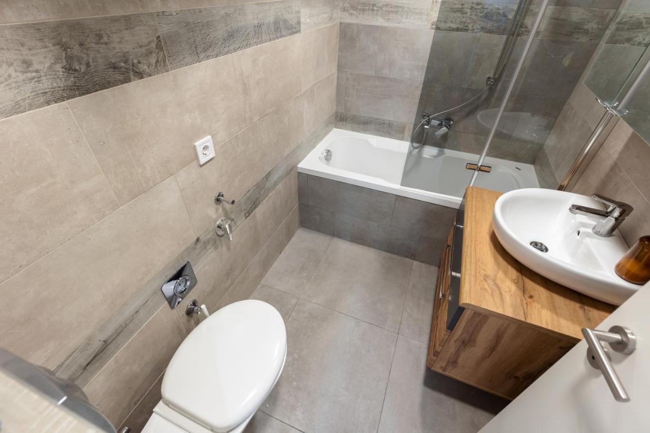 Kazinczy 10 Apartment With 3 Bedrooms Budapeste Exterior foto